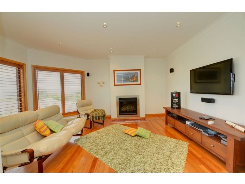 14 Herriott Street, Buninyong VIC 3357