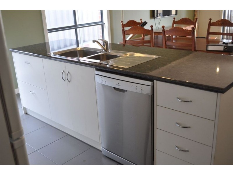 31 Ashwood Gardens, Mitchell Park VIC 3355