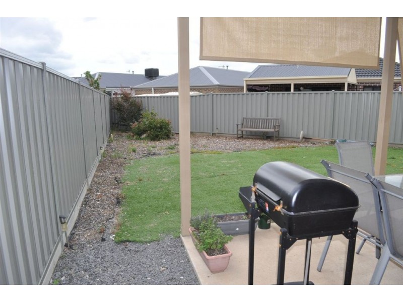 31 Ashwood Gardens, Mitchell Park VIC 3355