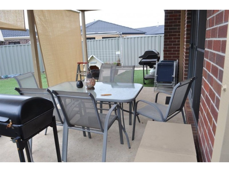 31 Ashwood Gardens, Mitchell Park VIC 3355