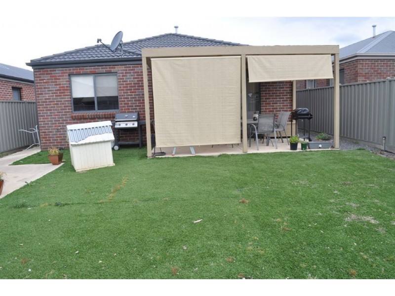 31 Ashwood Gardens, Mitchell Park VIC 3355