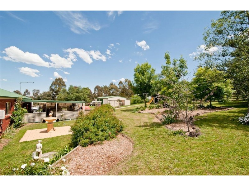 52 Crystal Court, Ross Creek VIC 3351