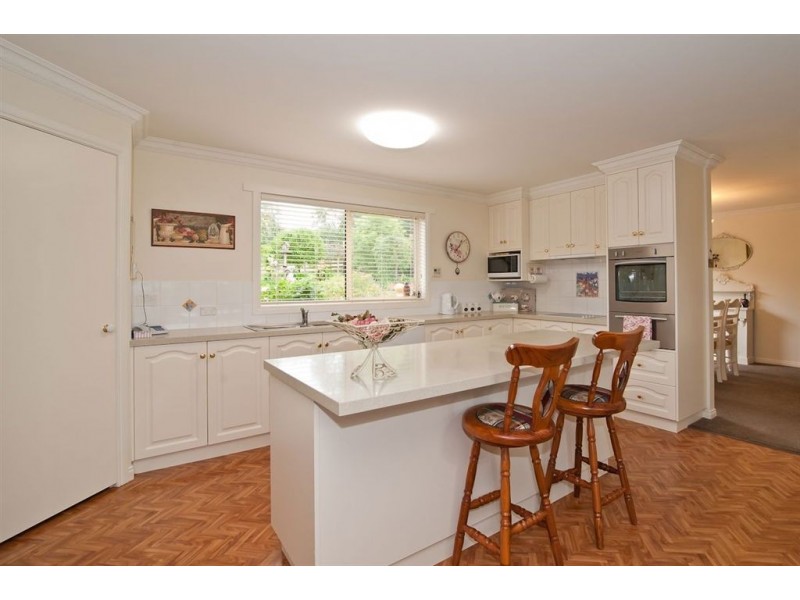 52 Crystal Court, Ross Creek VIC 3351