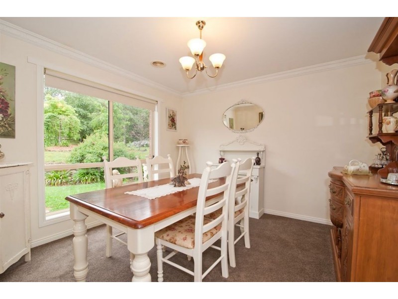 52 Crystal Court, Ross Creek VIC 3351