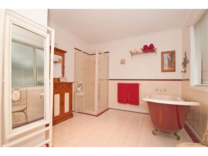 52 Crystal Court, Ross Creek VIC 3351