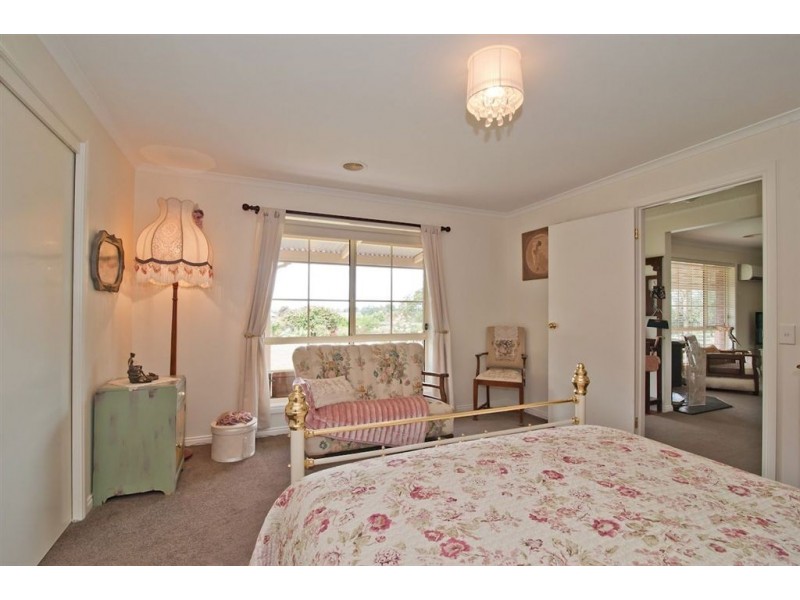 52 Crystal Court, Ross Creek VIC 3351