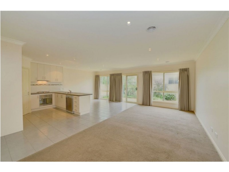 2/17 Bradbury Street, Brown Hill VIC 3350