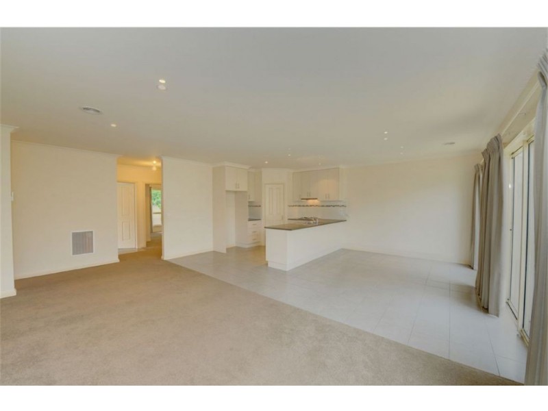 2/17 Bradbury Street, Brown Hill VIC 3350