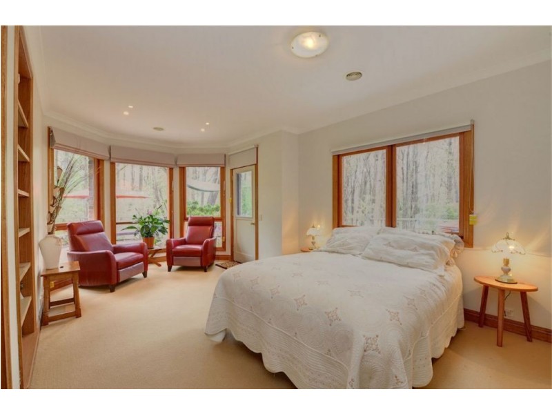 2 Currawong Court, Mount Helen VIC 3350