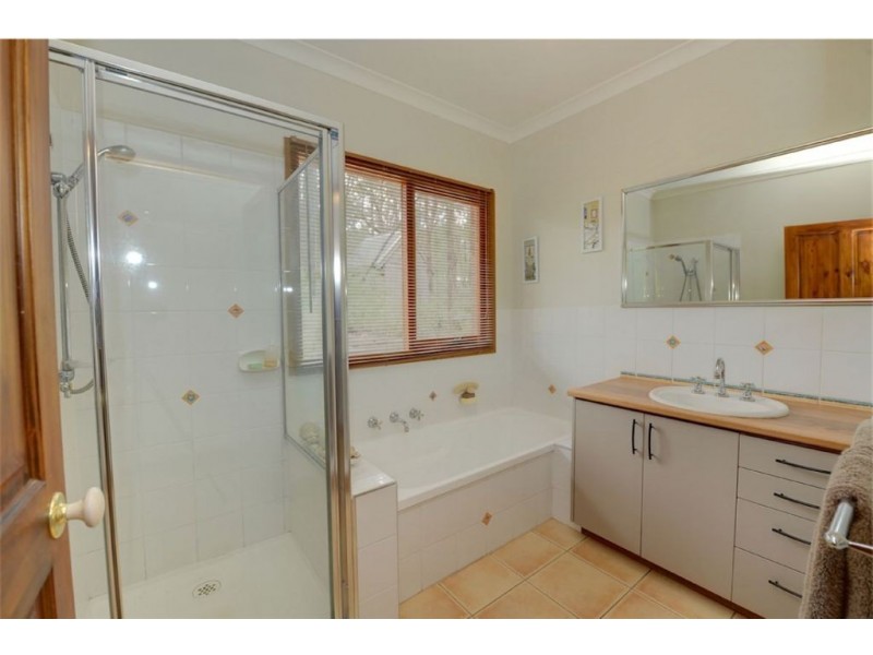 2 Currawong Court, Mount Helen VIC 3350