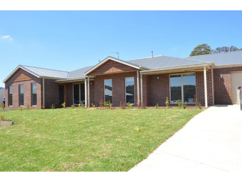 4 Kingfisher Court, Brown Hill VIC 3350