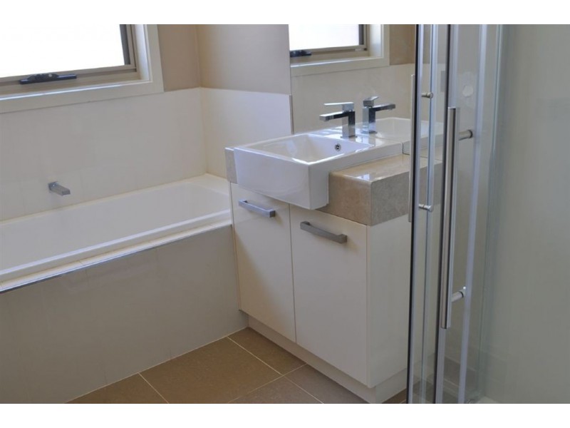 4 Kingfisher Court, Brown Hill VIC 3350