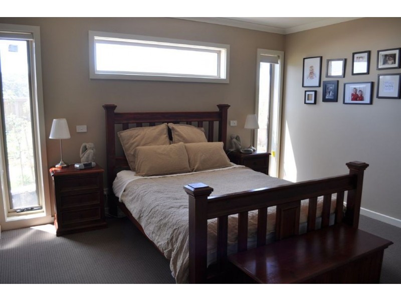 4 Kingfisher Court, Brown Hill VIC 3350