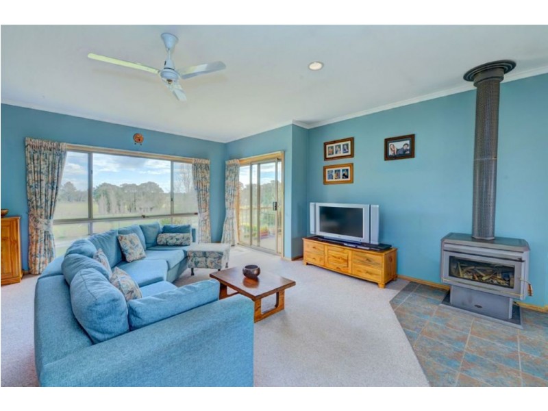 323 Sandys Hill Road, Durham Lead VIC 3352