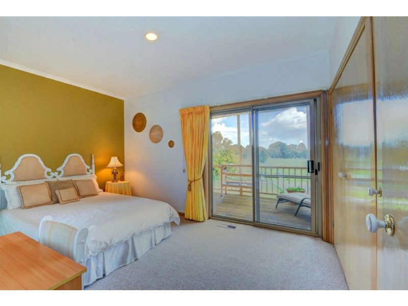 323 Sandys Hill Road, Durham Lead VIC 3352