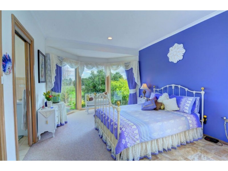 323 Sandys Hill Road, Durham Lead VIC 3352