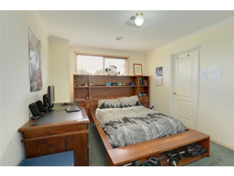 5 Fossickers Grove, Ballarat East VIC 3350