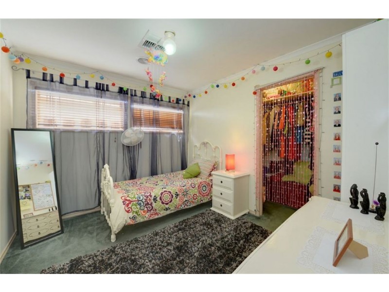 5 Fossickers Grove, Ballarat East VIC 3350