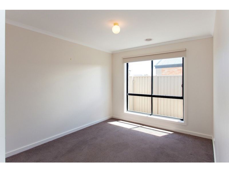 20 Canadian Crescent, Canadian VIC 3350