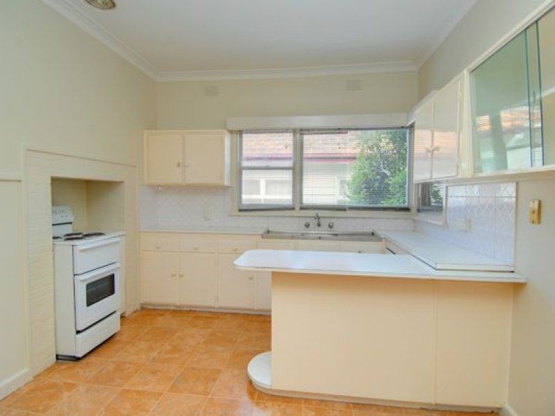 14 Shirley Street, Wendouree VIC 3355