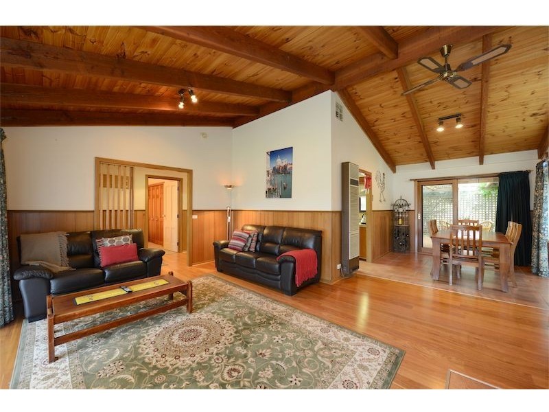 30 Inglewood Drive, Enfield VIC 3352