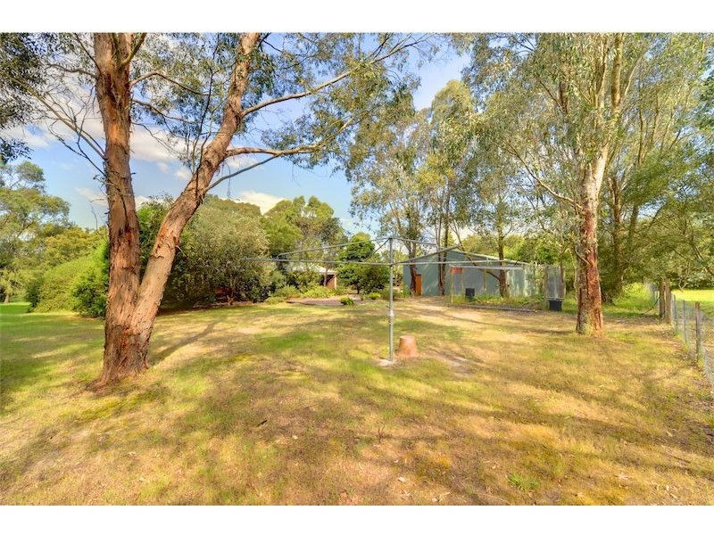30 Inglewood Drive, Enfield VIC 3352