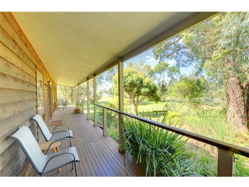 30 Inglewood Drive, Enfield VIC 3352