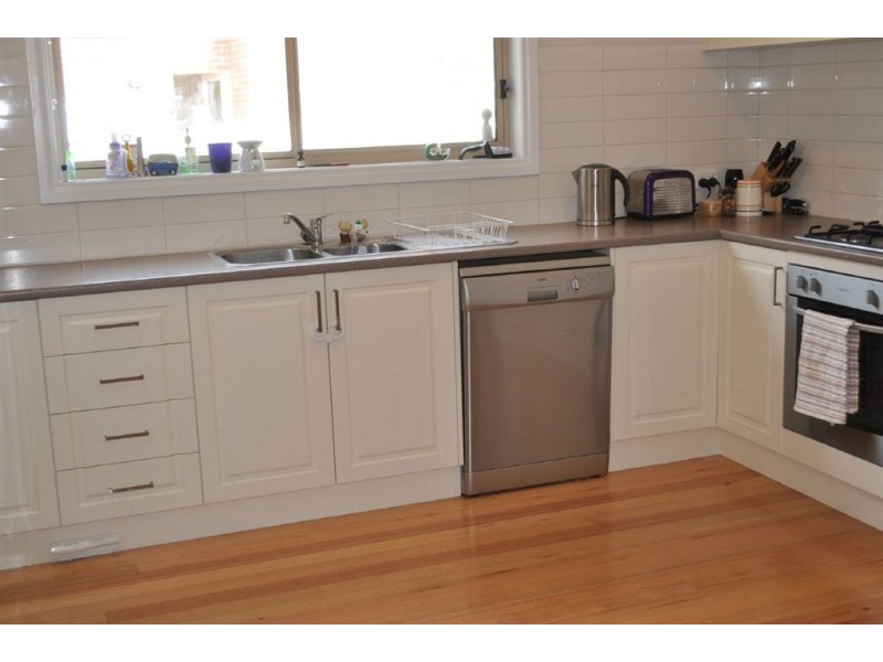 9 Simpson Street, Buninyong VIC 3357