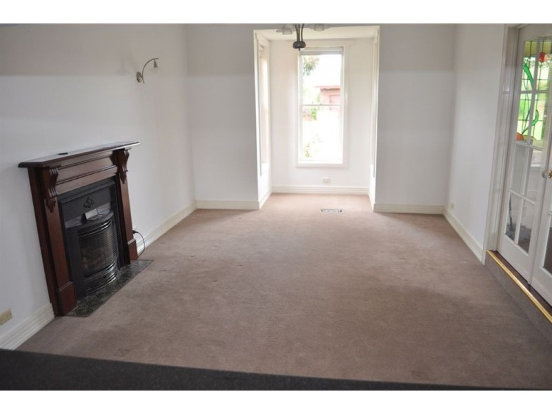 6 Avoca Cres, Alfredton VIC 3350