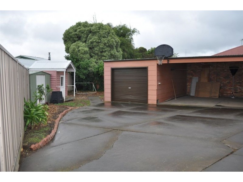 6 Avoca Cres, Alfredton VIC 3350