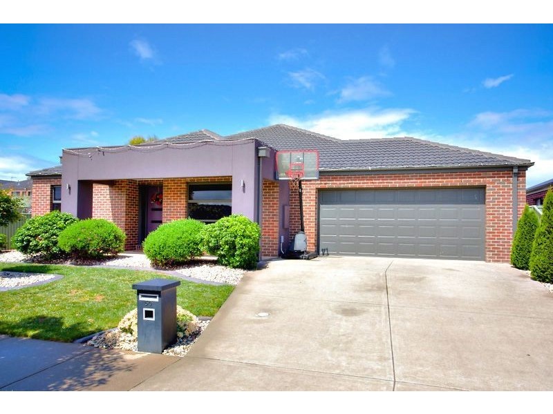 50 Waterford Drive, Miners Rest VIC 3352