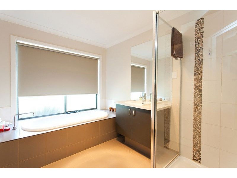 50 Waterford Drive, Miners Rest VIC 3352