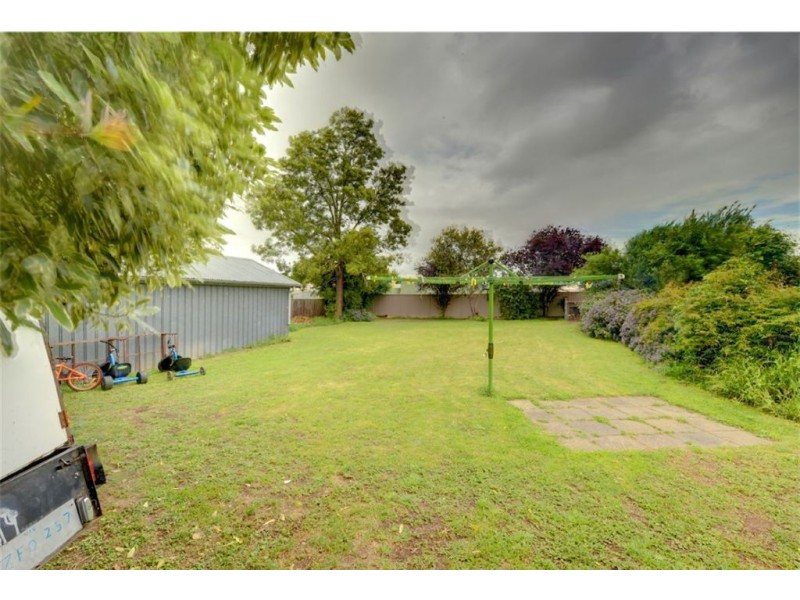 4 Owen Court, Sebastopol VIC 3356