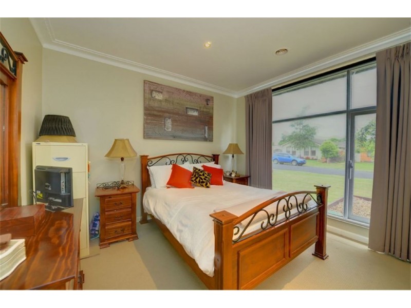 13 Ningana Street, Alfredton VIC 3350