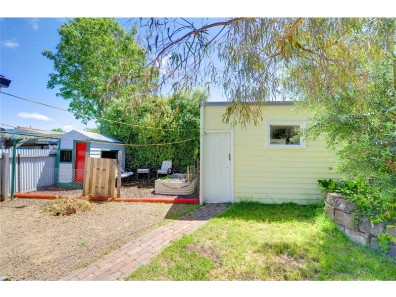 7 Chisholm Street, Soldiers Hill VIC 3350