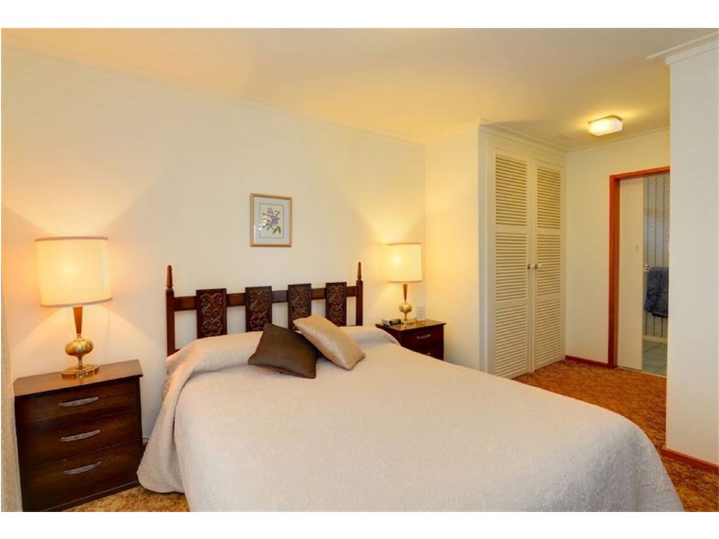 702 Chisholm Street, Black Hill VIC 3350