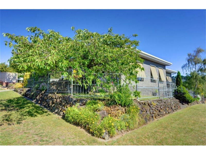 702 Chisholm Street, Black Hill VIC 3350