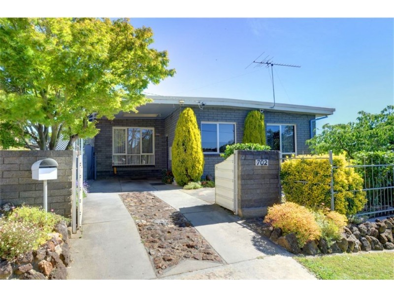 702 Chisholm Street, Black Hill VIC 3350