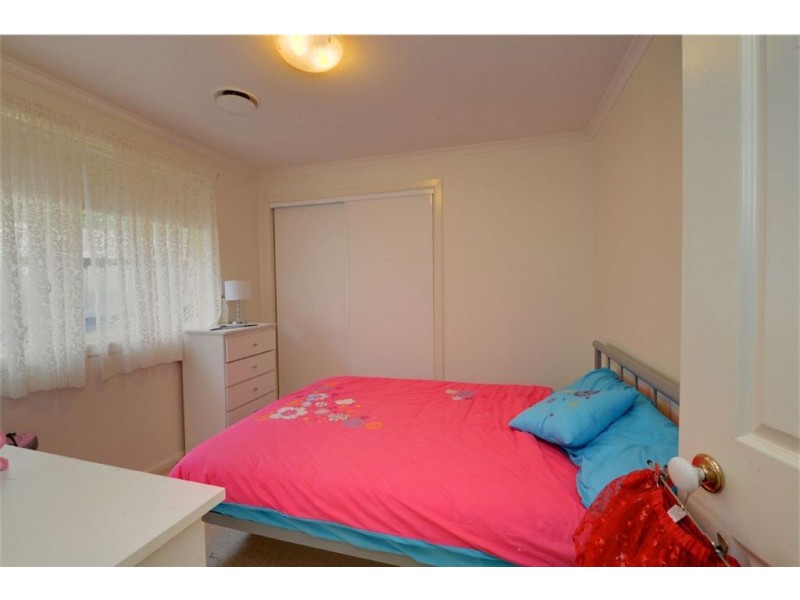 1/3 Craig Court, Canadian VIC 3350