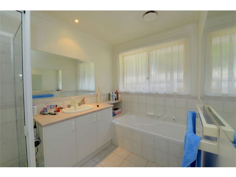 1/3 Craig Court, Canadian VIC 3350