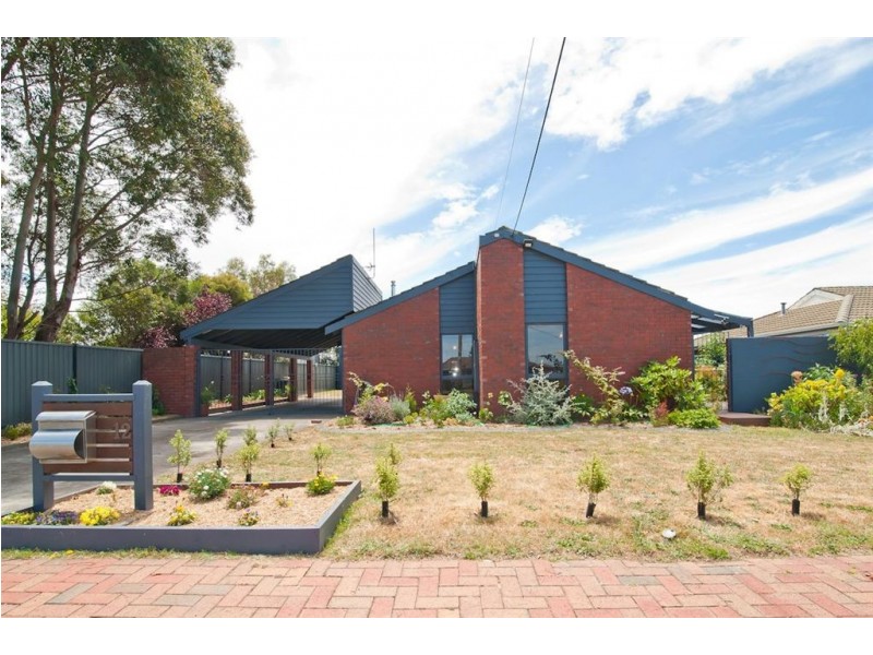 12 Langstaffe Drive, Wendouree VIC 3355