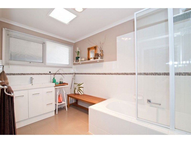 12 Langstaffe Drive, Wendouree VIC 3355