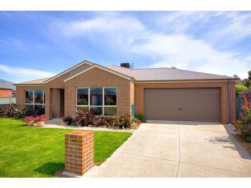 13 King George Way, Mitchell Park VIC 3355