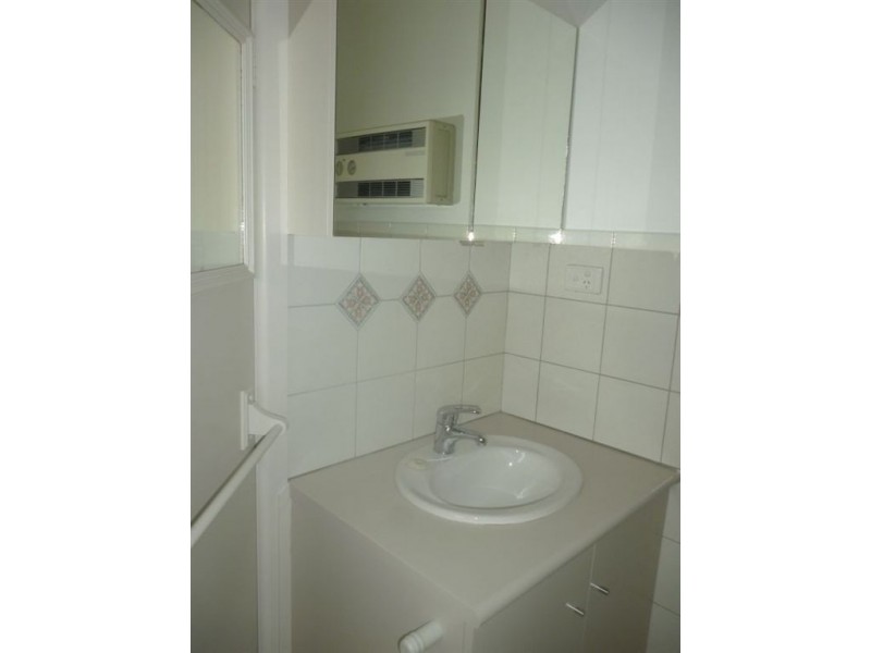 2/301 Neill Street, Soldiers Hill VIC 3350