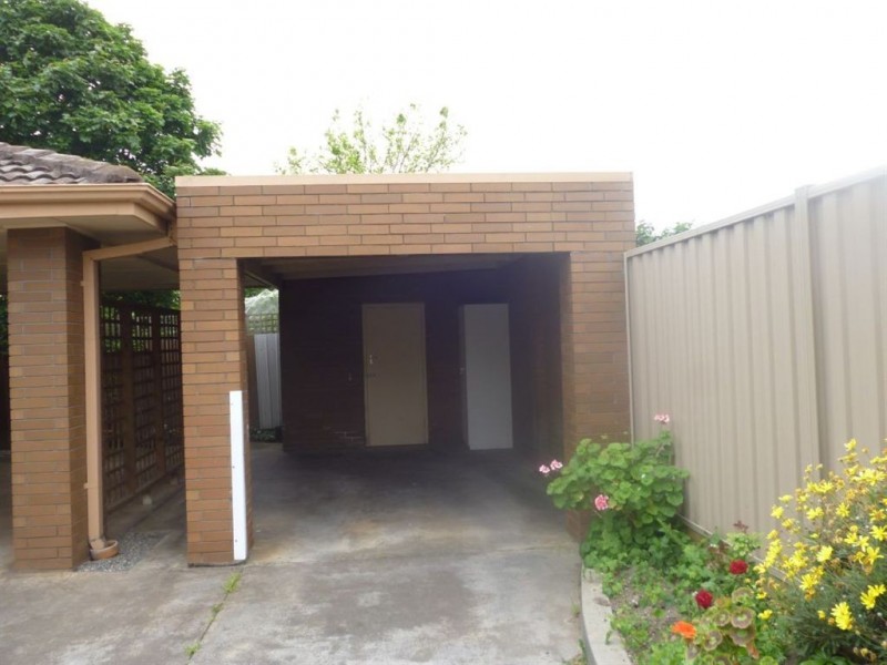 2/301 Neill Street, Soldiers Hill VIC 3350