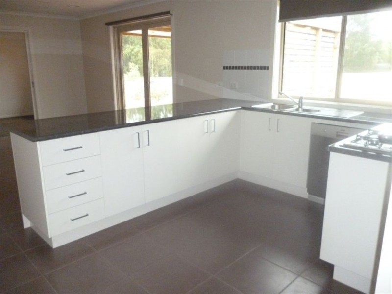 8 Cecile Court, Ballarat East VIC 3350