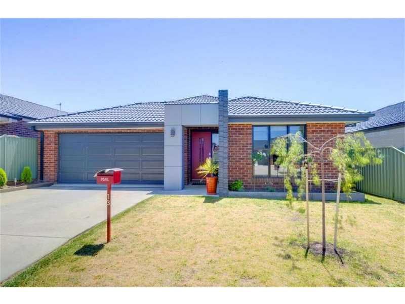13 Waterford Drive, Miners Rest VIC 3352
