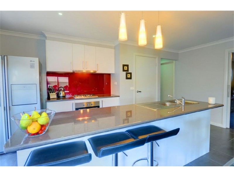 13 Waterford Drive, Miners Rest VIC 3352
