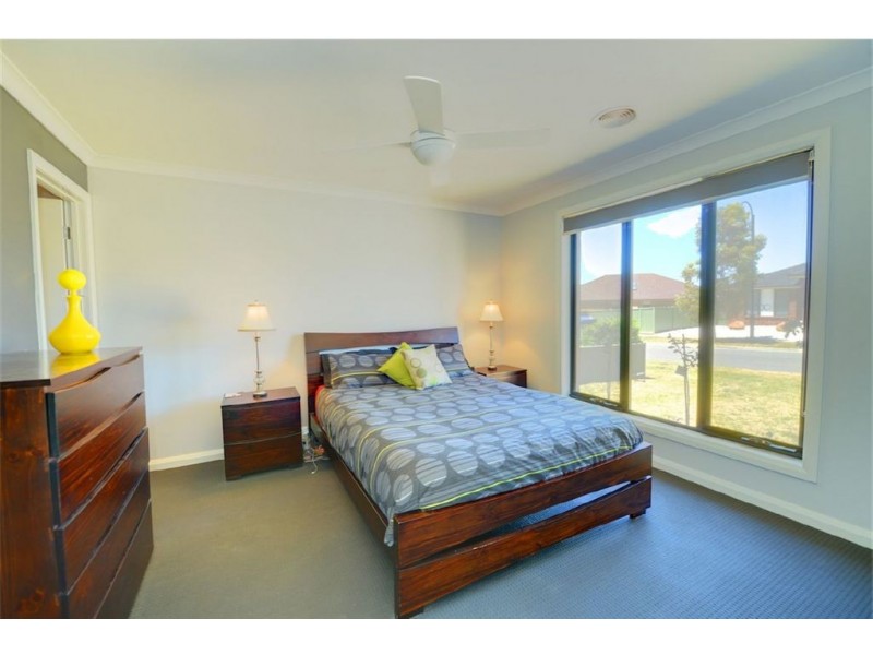 13 Waterford Drive, Miners Rest VIC 3352