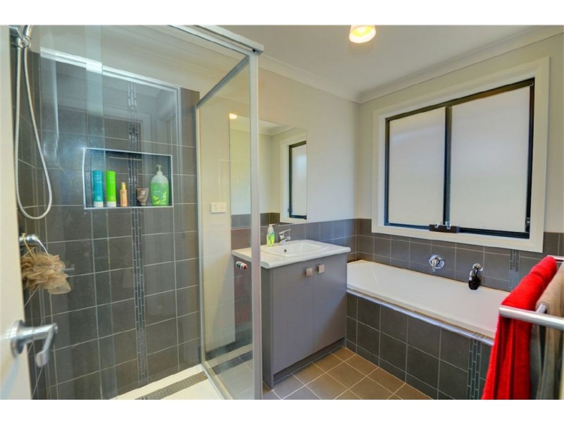 13 Waterford Drive, Miners Rest VIC 3352